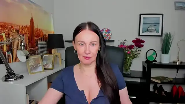 Sunflower-77 – webcam model profile photo Image 3