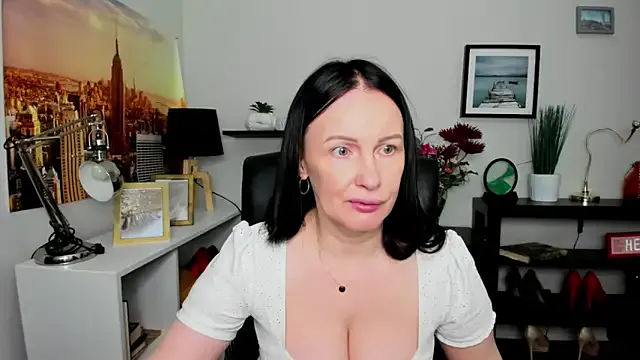 Sunflower-77 – webcam model profile photo Image 5