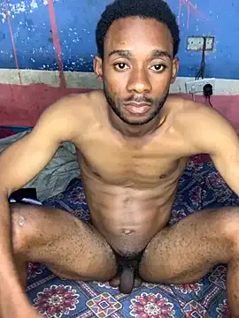 roouse – webcam model profile photo Image 12