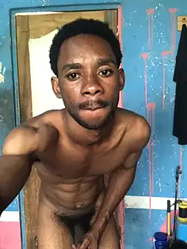 roouse – webcam model profile photo Image 3