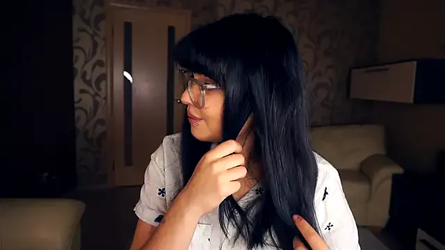 maataaan – webcam model profile photo Image 12