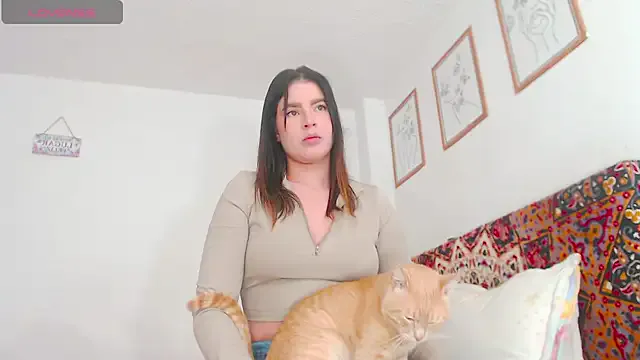 seraphine23 – webcam model profile photo Image 19