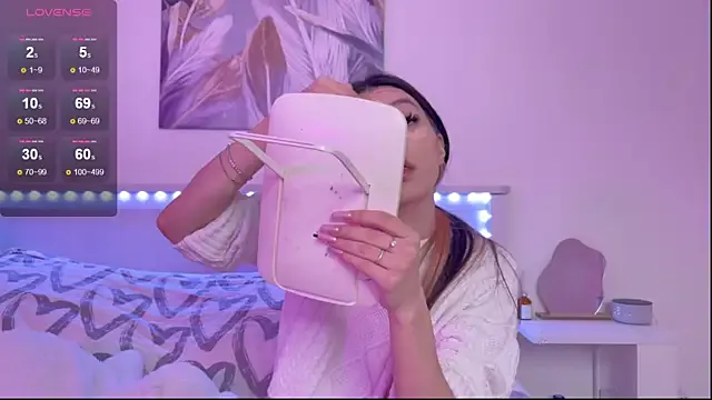 roouse – webcam model profile photo Image 16