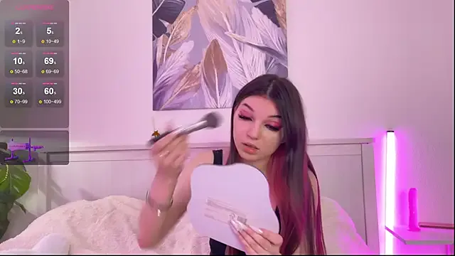 roouse – webcam model profile photo Image 2