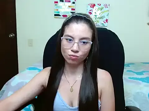  – webcam model profile photo Image 2