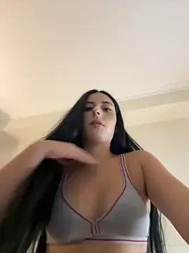 roouse – webcam model profile photo Image 11