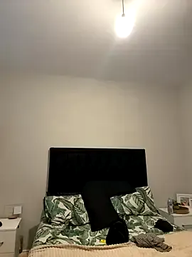 Victoria6989 on FreeCamNet