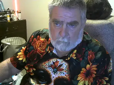  – webcam model profile photo Image 7