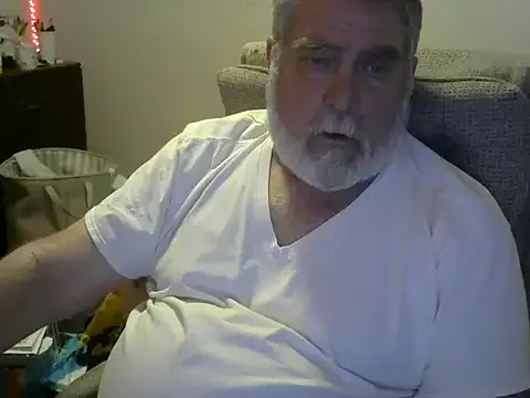  – webcam model profile photo Image 8