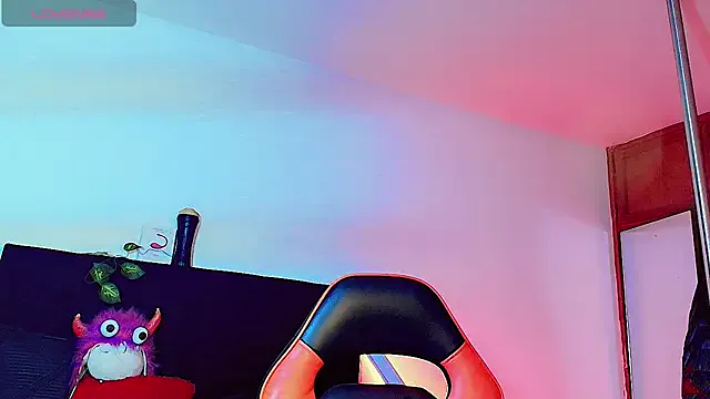 Mia--meow – webcam model profile photo Image 6