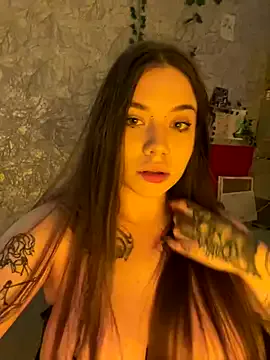 roouse – webcam model profile photo Image 19