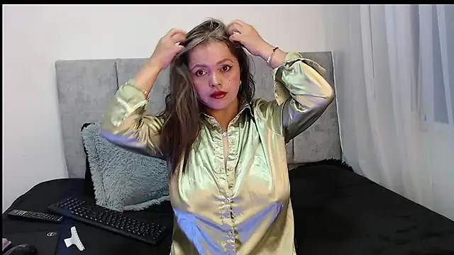 -Alisa – webcam model profile photo Image 4