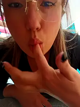 _MiaQueen_ – webcam model profile photo Image 14