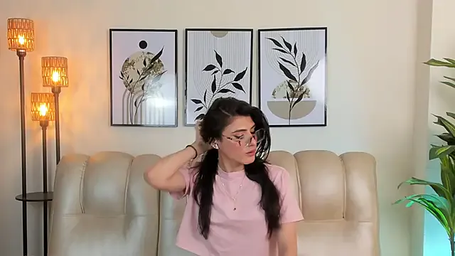 Playful_Adriana – webcam model profile photo Image 10