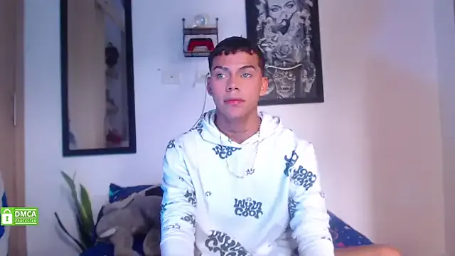 roouse – webcam model profile photo Image 3