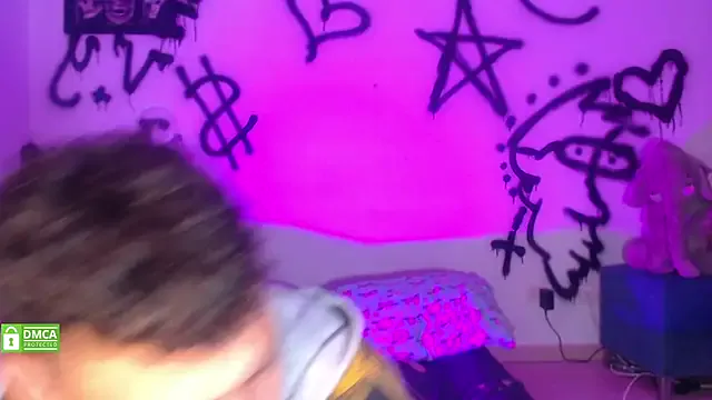 roouse – webcam model profile photo Image 5