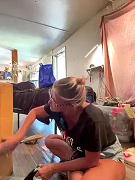 maataaan – webcam model profile photo Image 13