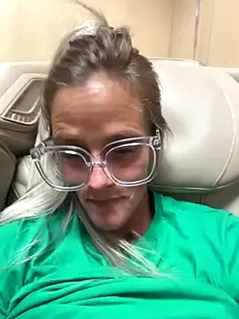 maataaan – webcam model profile photo Image 18