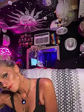 maataaan – webcam model profile photo Image 9