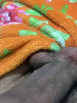 zui_lu – webcam model profile photo Image 2