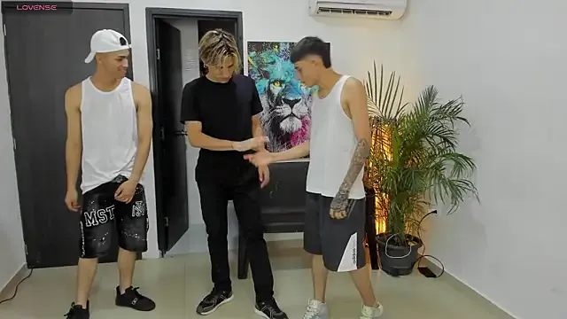 Nonchan_ – webcam model profile photo Image 4