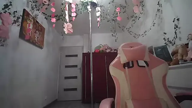 HotBella- – webcam model profile photo Image 18