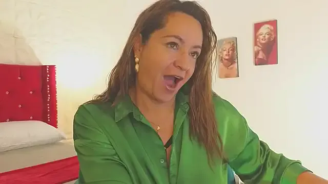 Megu_Melon – webcam model profile photo Image 3