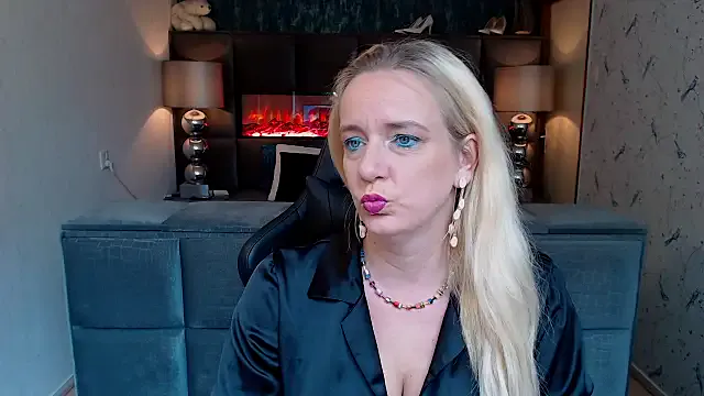 Nonchan_ – webcam model profile photo Image 18