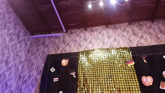 SheenaBrooke – webcam model profile photo Image 17