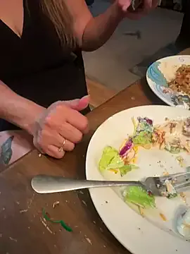 Mia--meow – webcam model profile photo Image 11