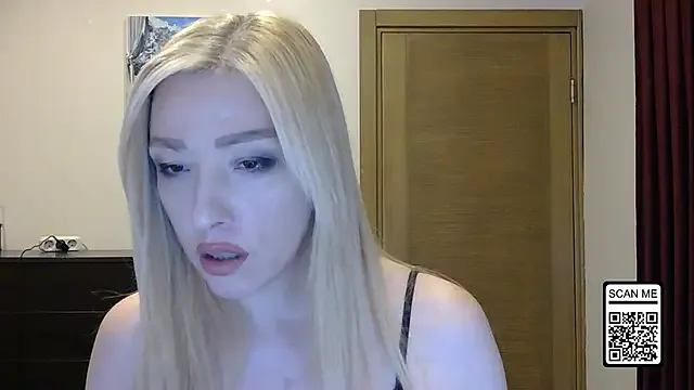 roouse – webcam model profile photo Image 18