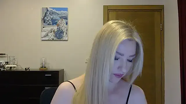 roouse – webcam model profile photo Image 2