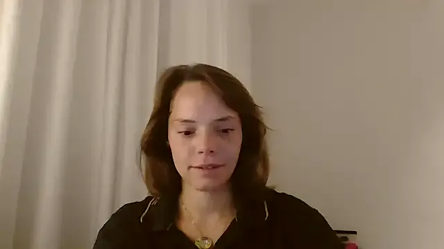  – webcam model profile photo Image 5