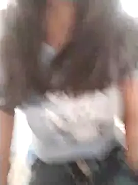 roouse – webcam model profile photo Image 5