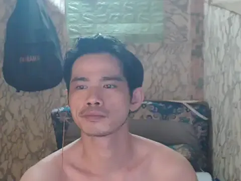 PumaShyXD – webcam model profile photo Image 2