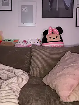 roouse – webcam model profile photo Image 18