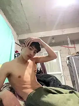 zui_lu – webcam model profile photo Image 6