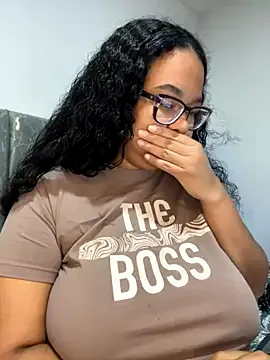 lilliiilliiillil – webcam model profile photo Image 14