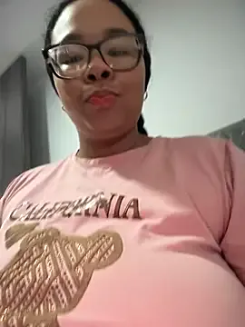 lilliiilliiillil – webcam model profile photo Image 16