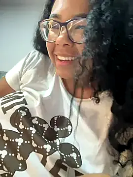 lilliiilliiillil – webcam model profile photo Image 2