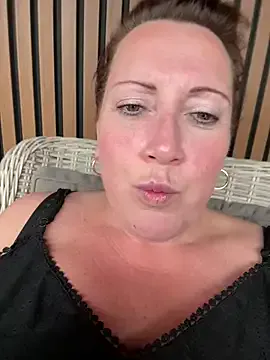 NATINATU252525 – webcam model profile photo Image 2