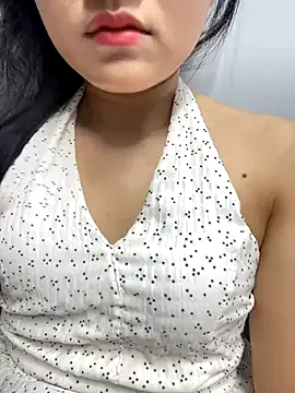 roouse – webcam model profile photo Image 14