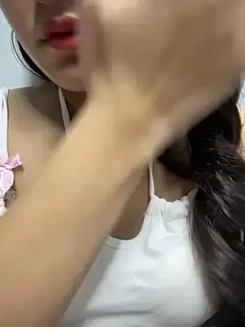 roouse – webcam model profile photo Image 16