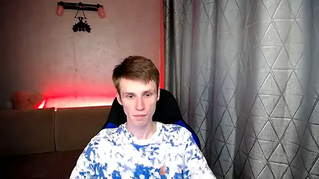 roouse – webcam model profile photo Image 12