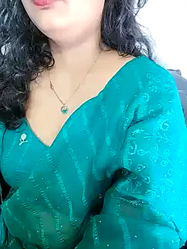 maataaan – webcam model profile photo Image 10