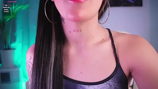 zui_lu – webcam model profile photo Image 16