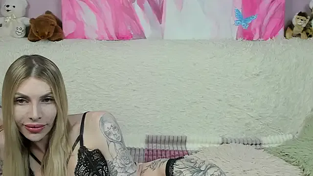  – webcam model profile photo Image 7