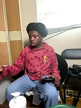 _Alicee_1 – webcam model profile photo Image 2