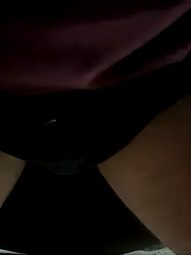  – webcam model profile photo Image 4