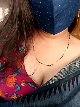 oxo_yuna_oxo – webcam model profile photo Image 5